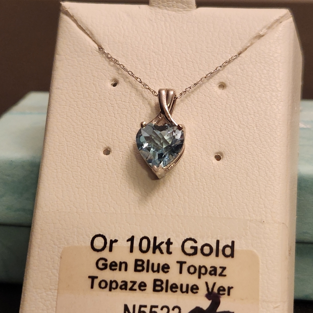NEW 10K SOLID WG GENUINE HEART-SHAPE BLUE TOPAZ NECKLACE